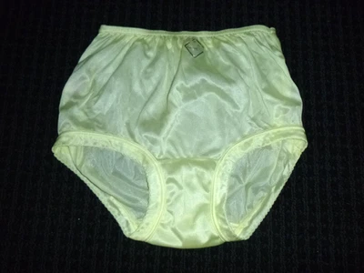 NUEVO CON ETIQUETAS NOS De colección Annie Rose Abuela Bragas Calzoncillos Nylon Festoneado Borde Amarillo Talla M Foto 1 de 4