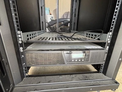 Protector contra sobretensiones Eaton 9130 UPS Power Rack 120V Foto 1 de 3