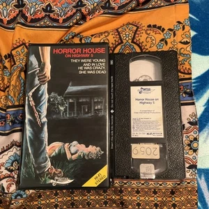 HORROR HOUSE ON HIGHWAY 5 VHS SIMITAR Entertainment CLAMSHELL Rare - Picture 1 of 23