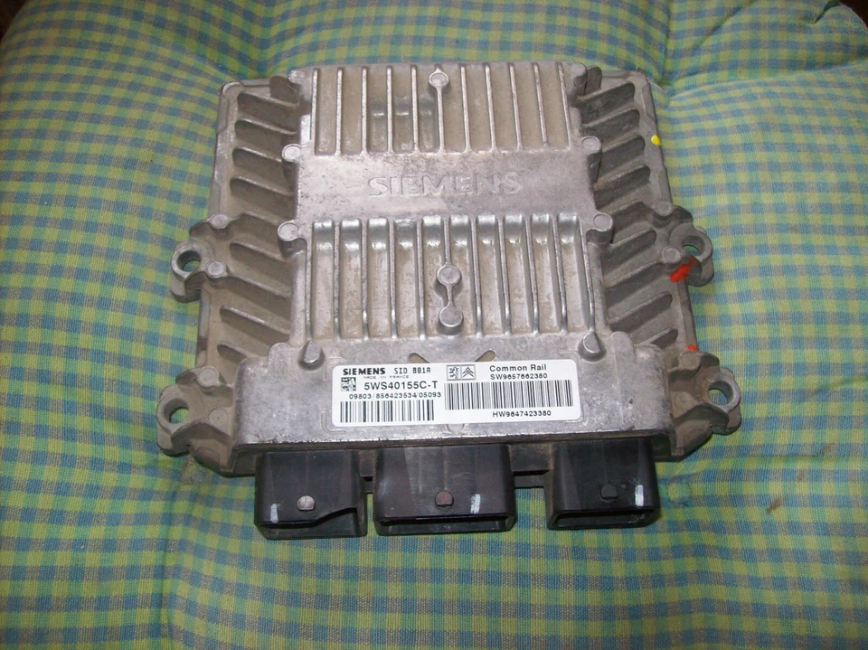 Centralina motore Peugeot Partner 2.0 HDI RHY (DW10TZD) 5WS40155C-T SID801A - Immagine 1 di 1