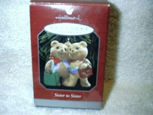 1998 Hallmark Keepsake Ornament Sister To Sister Bears - Picture 1 of 1