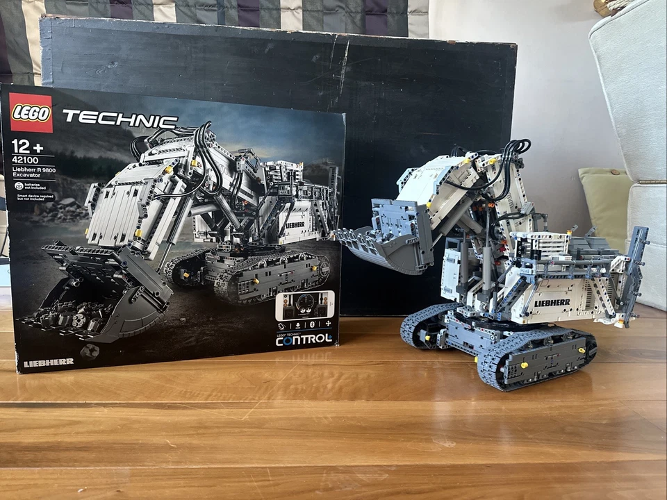 Lego technic 42100 liebherr r 9800 excavator - Image 1 of 1
