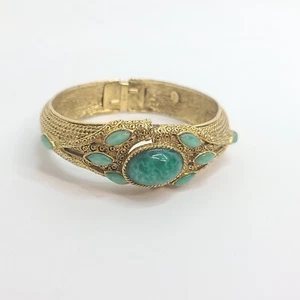 Gorgeous Vintage Hobe Bracelet Green Poured Glass Rhinestone Gold Tone Finish - Picture 1 of 13