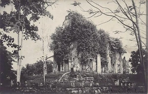 Laos - Ruins of a Wat - REAL PHOTO - Publ. unknown  - - Laos - Ruines d'un Wat - - Picture 1 of 2