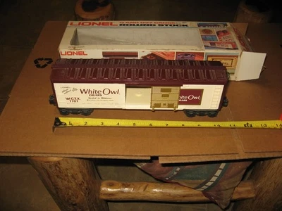 ORIGINAL LIONEL  WHITE OWL BOX CAR  WITH BOX - Image 1 of 4