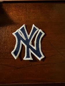 NEW YORK YANKEES BORDADO HIERRO EN PARCHE 3.5” X 3” ENVÍO GRATUITO - Imagen 1 de 1