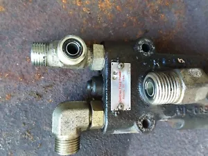 Danfoss Fluid Power hydraulic valve - Picture 1 of 2