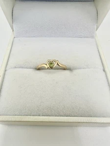 VTG 10k Yellow Gold Pure Tiny Heart Green Peridot Ring SZ 3.5 Signed Estate Read - Picture 1 of 9