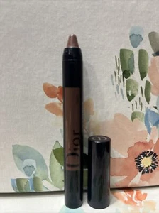 Lápiz labial Dior Rouge Graphist 824 Tag It - SIN CAJA - Imagen 1 de 5