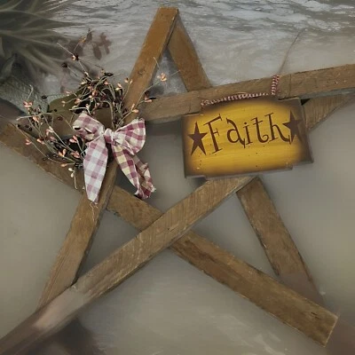 ''Faith" Wood Star Wall/Door Hanging Sign with Bow & Flower blooms, Red Berries - Image 1 of 3