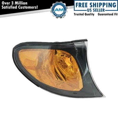 Right Corner Light Amber Passenger Side Fits 2002-2005 BMW 325i 325xi 330i 330xi - Image 1 of 4