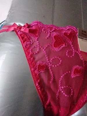 (ЛОТ ИЗ 2) AMBRIELLE MYSTIQUE размер 6/ средний стринги трусиков красный сердца новый с Ярлыками - Изображение 1 из 4