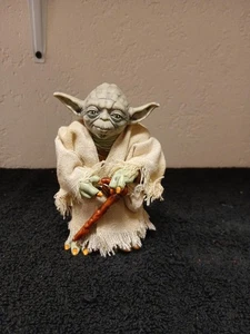1997 HASBRO YODA 6" STAR WARS ACTION FIGURE Visit My eBay Store - Picture 1 of 3