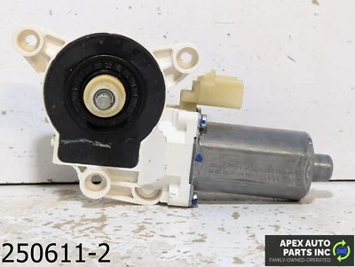 Motor de ventana eléctrica lateral derecha Volkswagen Routan 2009-2014 OEM 3,6 L 0130822334 Foto 1 de 4