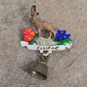 Evolene Schweiz Hirsch Glocke Oktoberfest Vintage Reise Hut Kunststoff Anstecknadel - Bild 1 von 3