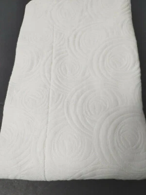 ПАВЛИНЬЯ АЛЛЕЯ 1 STD ПОДУШКА ШАМ МАТЛАССЕ КРЕМОВЫЙ КРУГ ЕГИПЕТСКИЙ ХЛОПОК ПОРТУГАЛИЯ - Изображение 1 из 4