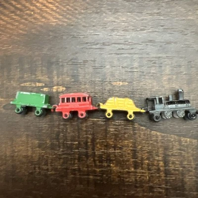 老式娃娃屋微缩模型 4 件套玩具火车压铸套装 — 第 1/4 张图片