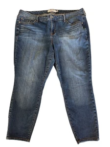 Torrid Women's Denim Medium Wash Faded Cropped Jeans Size 20T - Picture 1 of 7