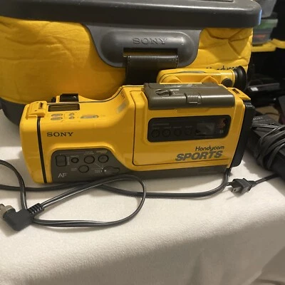 Sony Handycam Sports Video 8 Camcorder CCD-SP7 bag and Accessories parts/repair - Image 1 of 4