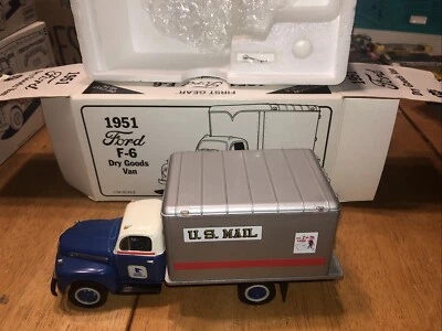 Camión Ford F-6 1951 primera marcha USPS oficina de correos correo de Estados Unidos entrega 19-1001 1/34 Foto 1 de 4