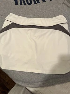Just Right ! Reebok Tennis Skirt Medium White With Grey Detail - Picture 1 of 10