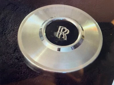 Tapacubos Rolls Royce Silver Spirit Silver se adapta a 1975 a 1985 Foto 1 de 4