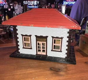 ANTIQUE LIONEL CITY TRAINS METAL WAITING ROOM ACCESSORY C1930’s RESTORE AS IS - Picture 1 of 13