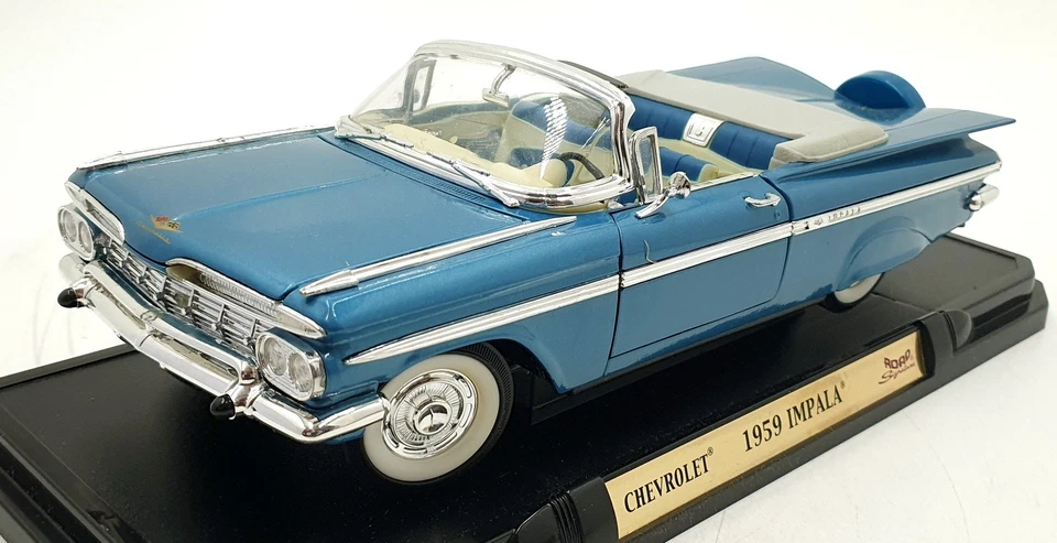 Литая модель Chevrolet Impala 1959 года в масштабе 1:18 Road Signature — синяя - Изображение 1 из 4