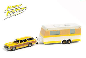 JOHNNY LIGHTNING 1/64 73 CHEVY CAPRICE STATION WAGON w/CAMPER TRAILER JLCP7337A 