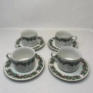 Vintage Sango Christmas Holly #8415 - Tea/Coffee Cups and Saucers - Set of 4 - Picture 1 of 7
