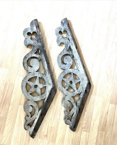 VTG Antique Pair Ornate Star Scroll Wood Angled Corbel Brackets Shabby Worn 34” Cover