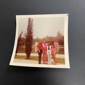 VTG Snapshot Vacation Photo Three Women, Man At Man-Made Lake In Mexico 1972 - Picture 1 of 2