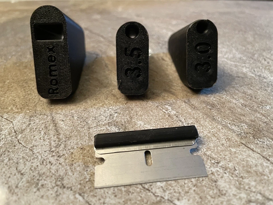 easy portable wire stripper/recycling - Image 1 of 4