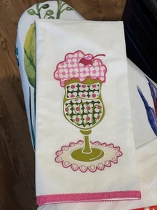Vera Bradley Tea Towel in Olivia Pink #13303-146 Sundae Very Good Shape - Picture 1 of 6