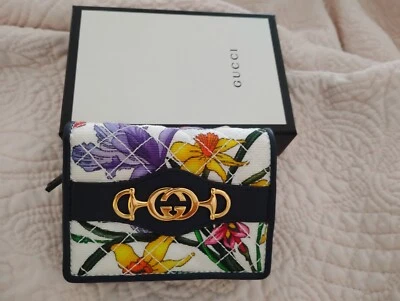 GUCCI Zumi Flora Portatarjetas Compacto Estampado Flora Cartera Compacta Nueva con Etiquetas Foto 1 de 4
