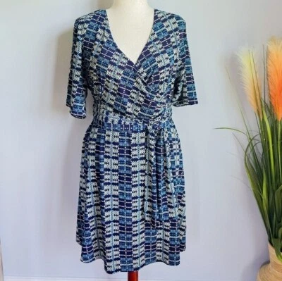 Vestido tejido jersey envolvente estampado geométrico azul eShakti talla personalizada 1X Foto 1 de 4