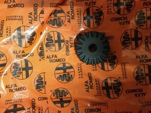605212264 Tassello Gommino braccio Anteriore Alfa 75 originale - Imagen 1 de 2