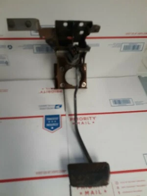 Conjunto de pedal de freno Geo Tracker 1997 Foto 1 de 4