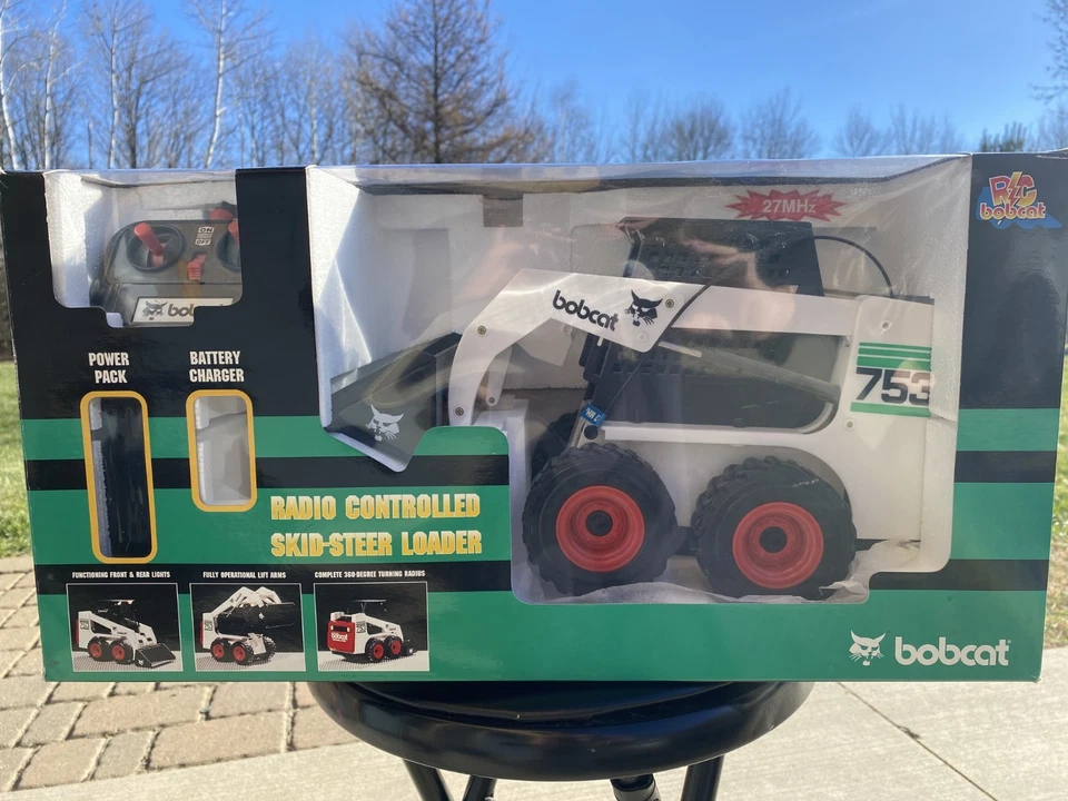 Minicargadora Echo Toys Bobcat 753 RC • Radiocontrolada • En caja • Falta Foto 1 de 4