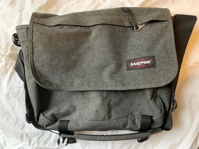 ORIGINAL EASTPAK Schultertasche Messenger Bag Mod. Delegate? neuwertig - Bild 1 von 4