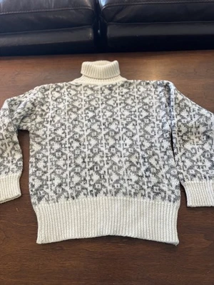 Suéter Cuello Alto Mezcla Lana La Moda Gris y Crema Talla S Foto 1 de 3