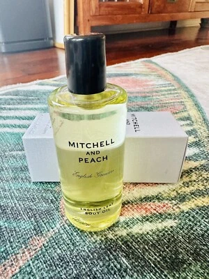 Aceite corporal Mitchell and Peach English Growers hoja inglesa ● 3,4 fl oz Foto 1 de 2