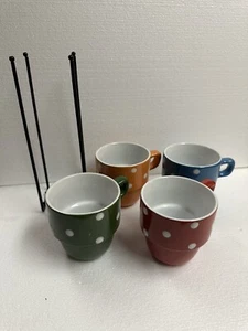 TABLETOPS GALLERY 4 COFFEE MUGS Stackable Polka Dot Stand Red Blue Yellow Green - Picture 1 of 9