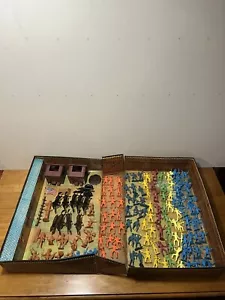 Marx Fort Apache Carry-all Action Play Set w/ 134 Figures 68 Indians 50 Cowboys - Picture 1 of 15