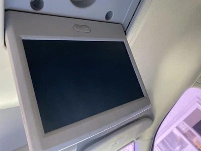 Pantalla de infoentretenimiento usada se adapta a: Dodge Caravan 9.0 2020 pantalla de visualización entrada trasera Foto 1 de 4