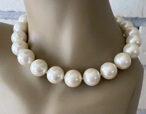 ESTATE VINTAGE FAUX WHITE PEARL HAND KNOTTED STRING NECKLACE 18" - Picture 1 of 10