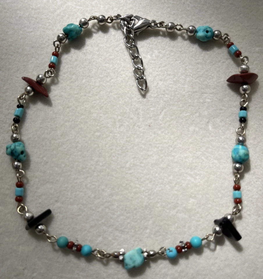 Pulseira estilo sudoeste contas turquesa, vermelha e preta tom prata 8” + 1” Ext - Imagem 1 de 3