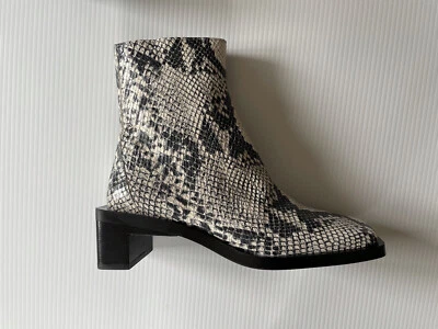 Botines Zara para mujer de cuero con estampado animal talla 6,5 correr más grande Foto 1 de 4