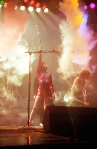 QUEEN in concert 1978 'News of the World'! 40 Exclusive PHOTOS! Freddie Mercury - Picture 1 of 6