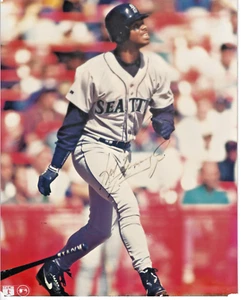 Ken Griffey Jr. Signed 8x10 Photo - Picture 1 of 2